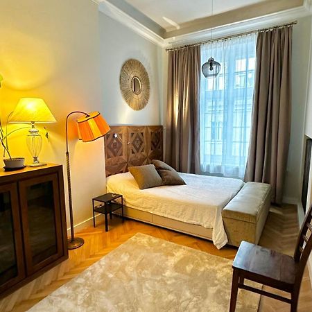 4M High Apartment In Heart Of Warsaw! Экстерьер фото